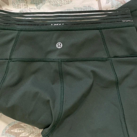 LULULEMON!! Find focus 7/8 25 size 6!! Deep Ivy - Picture 7 of 14